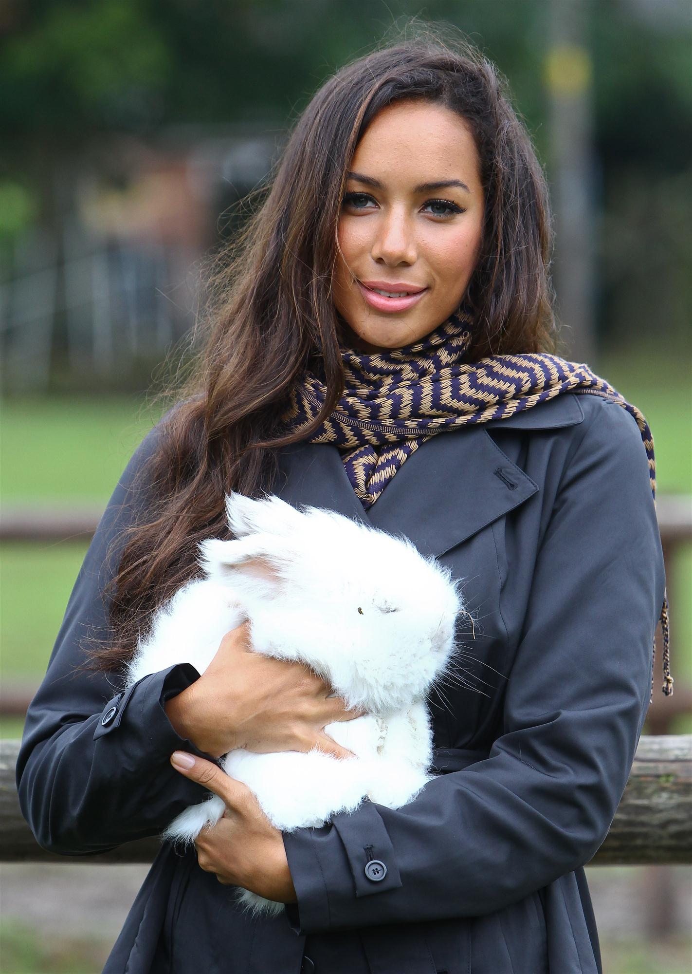 Leona Lewis visits the Hopefield Animal Sanctuary - Photos | Picture 98754